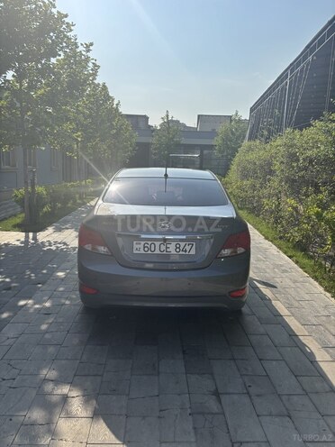 Hyundai Accent-2