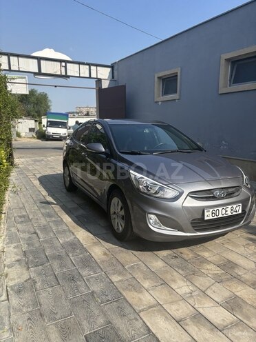 Hyundai Accent-3
