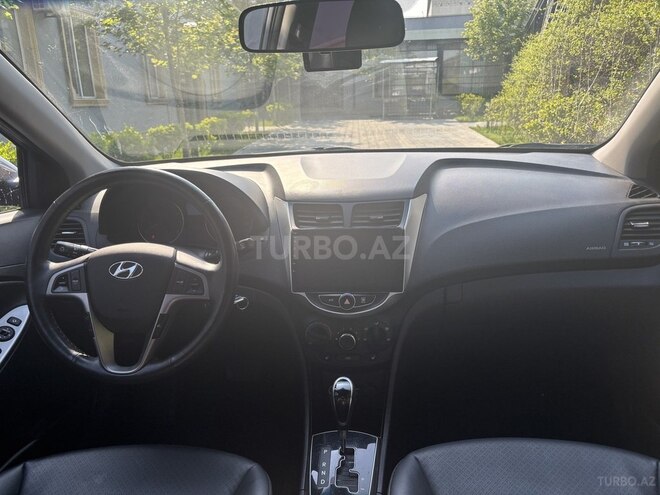 Hyundai Accent-8