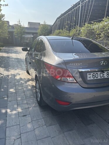 Hyundai Accent-5