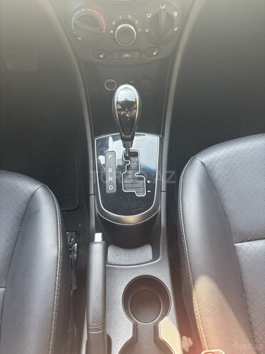 Hyundai Accent-10
