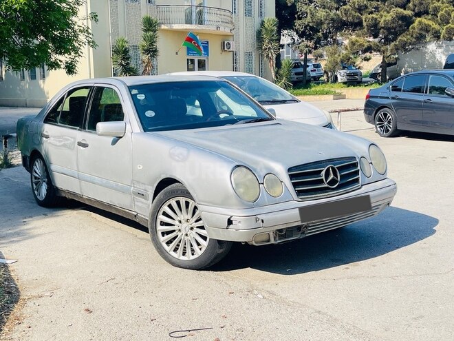 Mercedes E 230-2