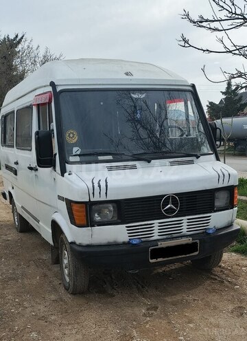 Mercedes 208 D-7