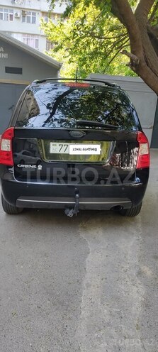 Kia Carens-2