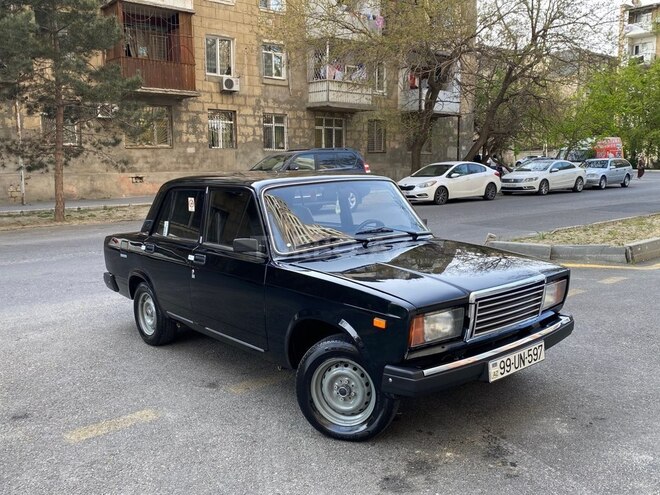 LADA (VAZ) 2107-1