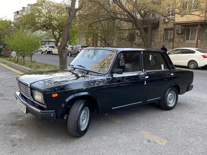 LADA (VAZ) 2107-2