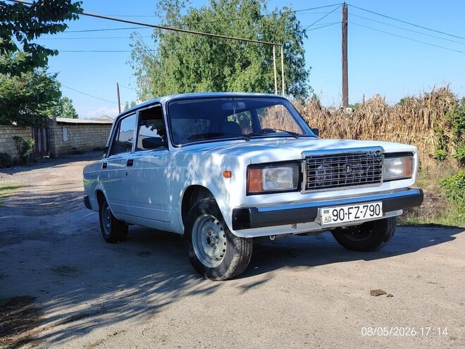 LADA (VAZ) 2107-1