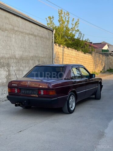 Mercedes 190-5