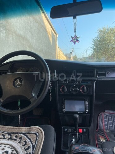 Mercedes 190-10