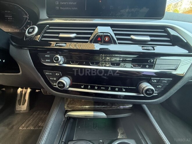 BMW 530e-14