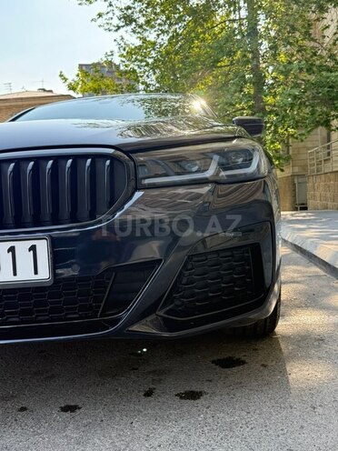 BMW 530e-11