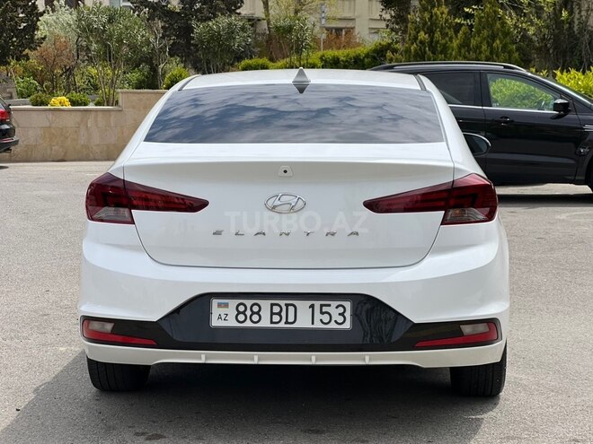 Hyundai Elantra-5