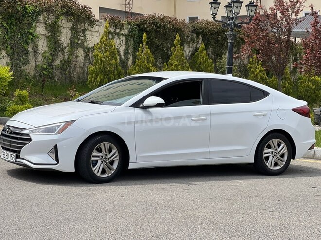 Hyundai Elantra-2