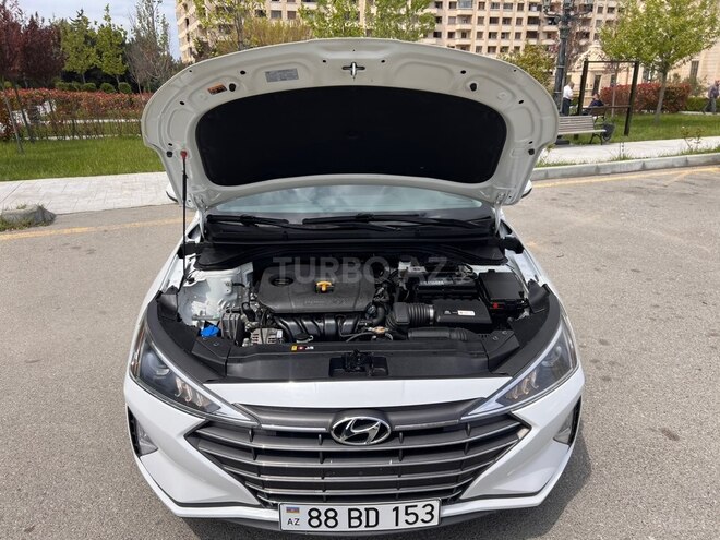 Hyundai Elantra-6