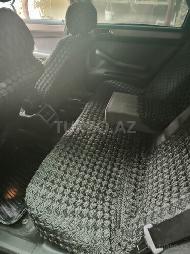 Audi A6-11