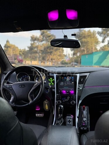 Hyundai Sonata-14