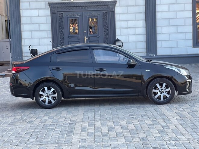 Kia Rio-7