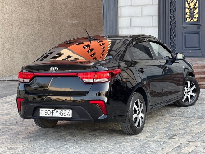 Kia Rio-5
