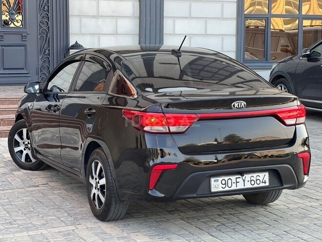 Kia Rio-12