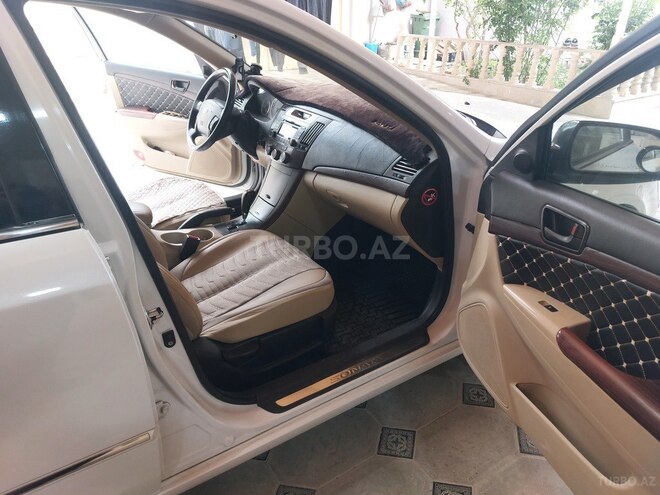 Hyundai Sonata-5