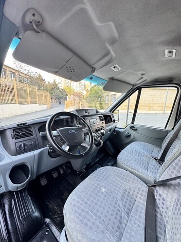 Ford Transit-6
