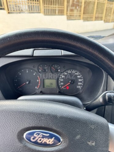 Ford Transit-7