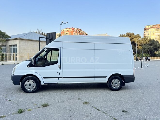 Ford Transit-4