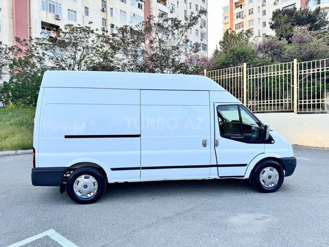 Ford Transit-3
