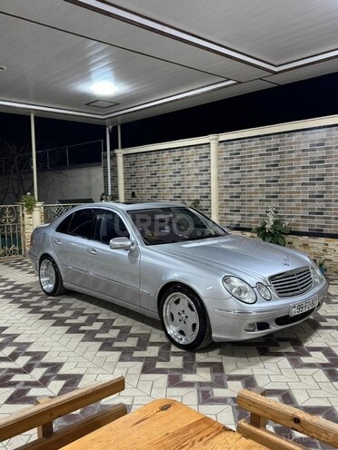 Mercedes E 240-2