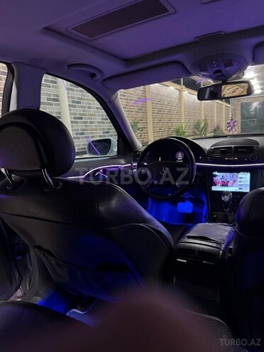 Mercedes E 240-10