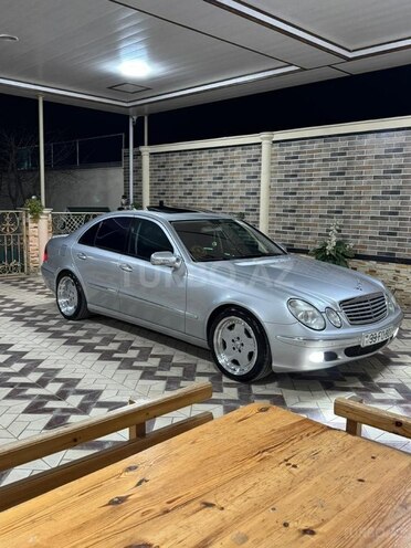 Mercedes E 240-8