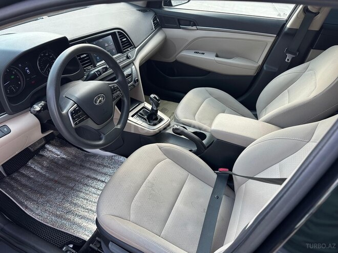 Hyundai Elantra-7