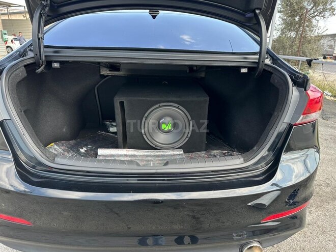 Hyundai Elantra-6