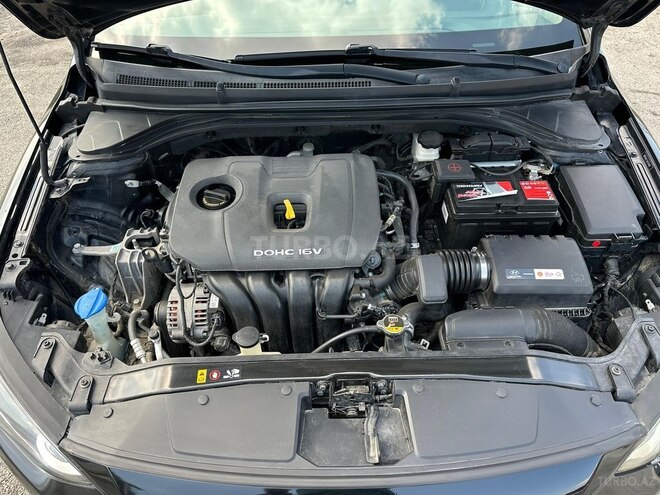 Hyundai Elantra-5