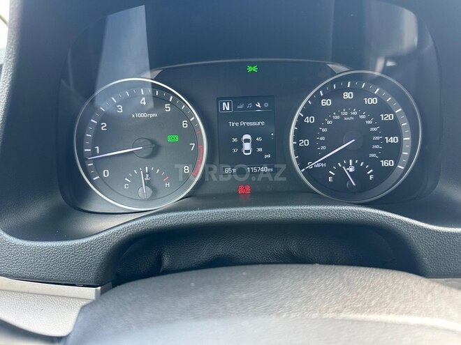 Hyundai Elantra-10