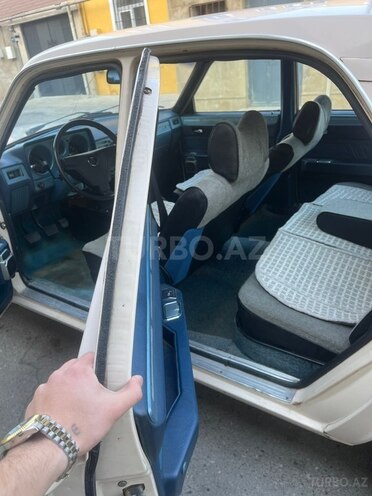 GAZ 24 "Volga"-15