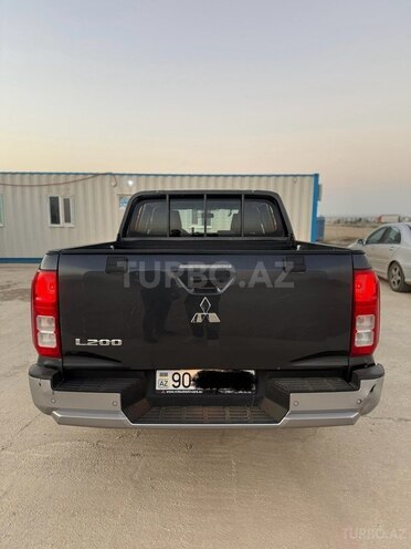Mitsubishi L200-3