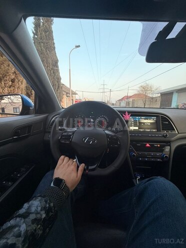 Hyundai Elantra-7