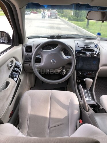 Nissan Maxima-7