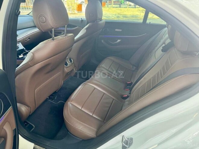 Mercedes E 220 d-7