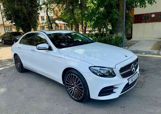 Mercedes E 220 d-2