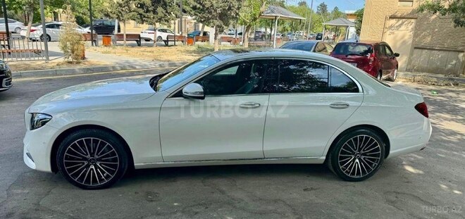 Mercedes E 220 d-12