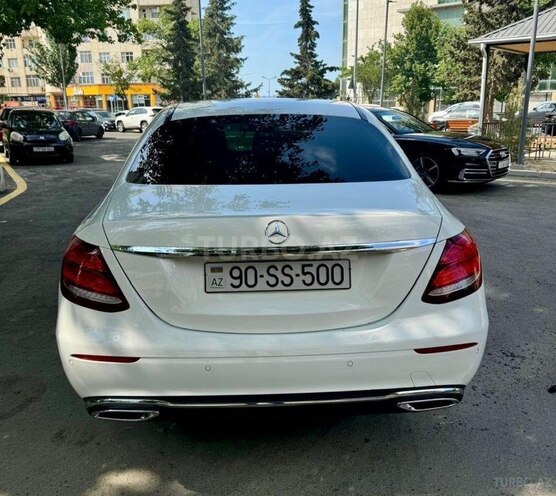 Mercedes E 220 d-11