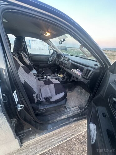 Mitsubishi L200-11