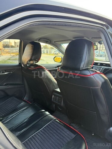 Toyota Camry-9