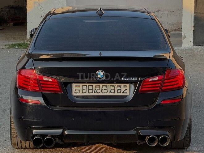 BMW 528-2