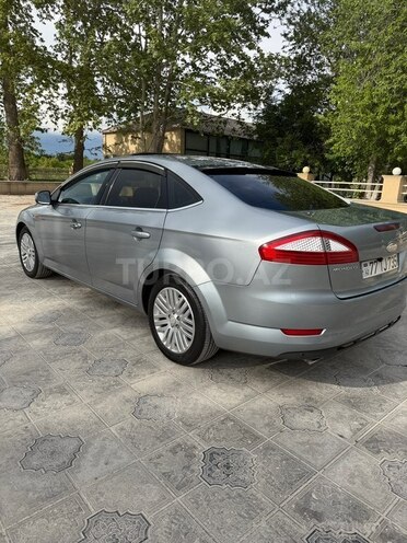 Ford Mondeo-4