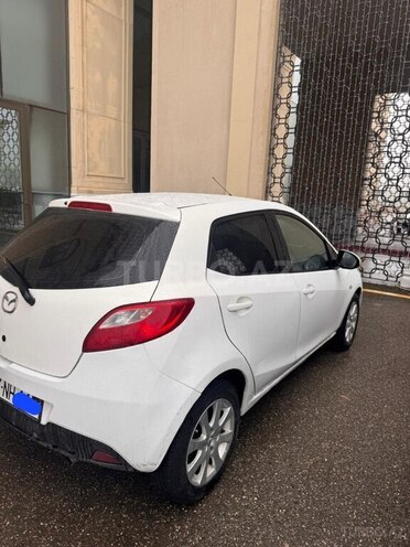 Mazda 2-16