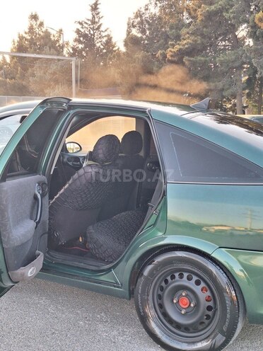 Opel Vectra-14