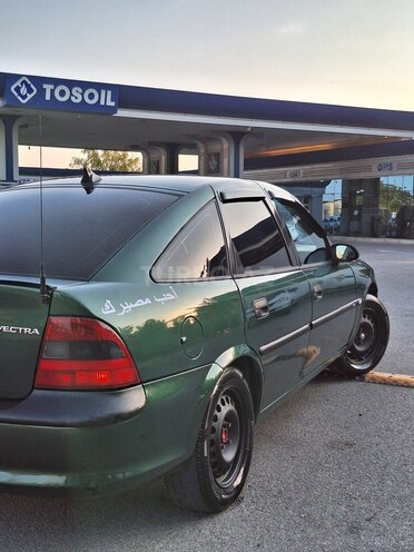 Opel Vectra-9